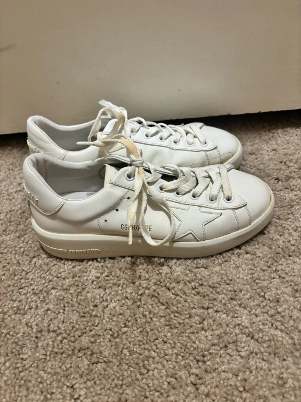 Golden Goose White Leather Low-Top Sneakers - Picture 2 of 4